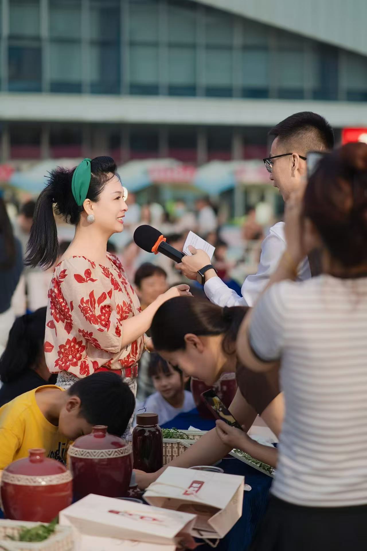 初夏封藏酸甜｜河姆液圆满承办“余姚杨梅中国红”百人杨梅酒浸泡体验活动